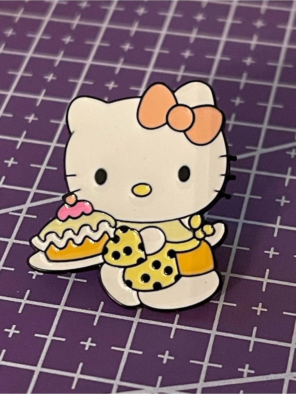 Hello Kitty Baker or Pastry Chef enamel Pin, New